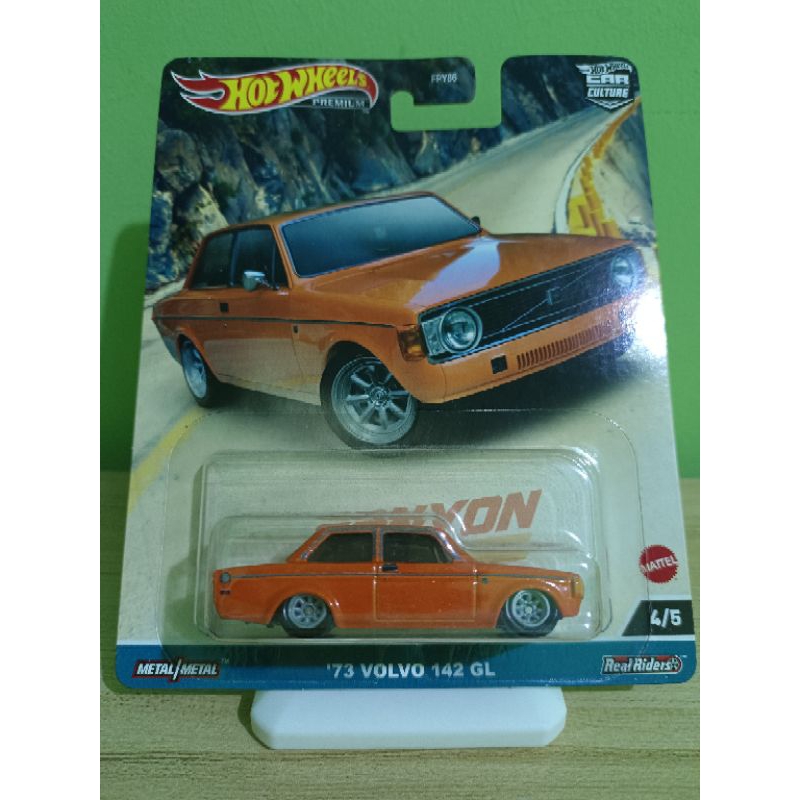 HOTWHEELS PREMIUM 73 VOLVO 142 GL