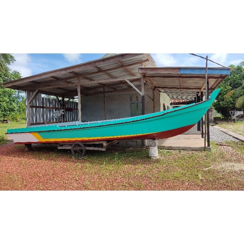 Kapal Kapal Perahu Fiber Full Speed 8 Meter Lebar 1.6Meter Cocok Mesin Tempel 15PK~40PK Sungai Laut 