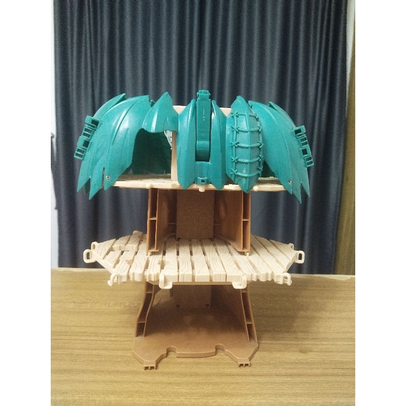 Takara Tomy Giant Ruin Animal Playset rumah pohon Takara tomy