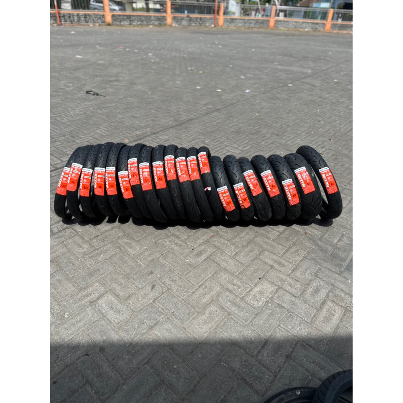 Ban Maxxis Victra atau ban donat Ring 14/17