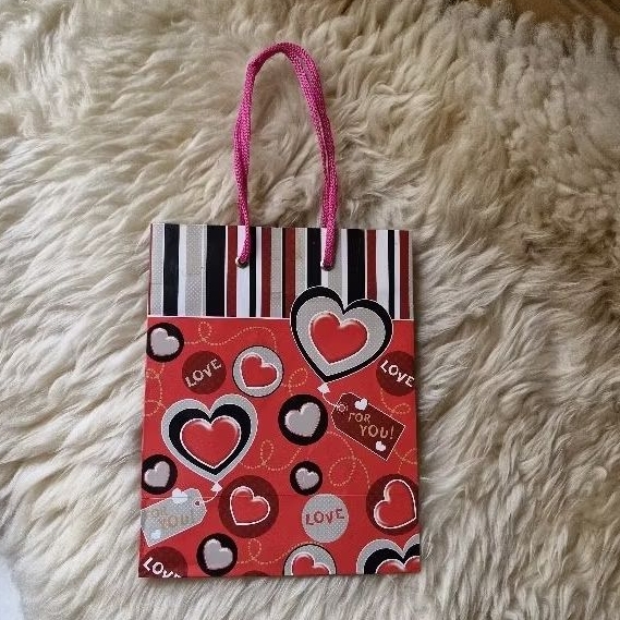 

Paperbag Kiky LOVE