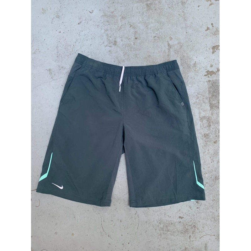 celana pendek nike olahraga size fit 35-37 jumbo second bekas preloved thrift murah