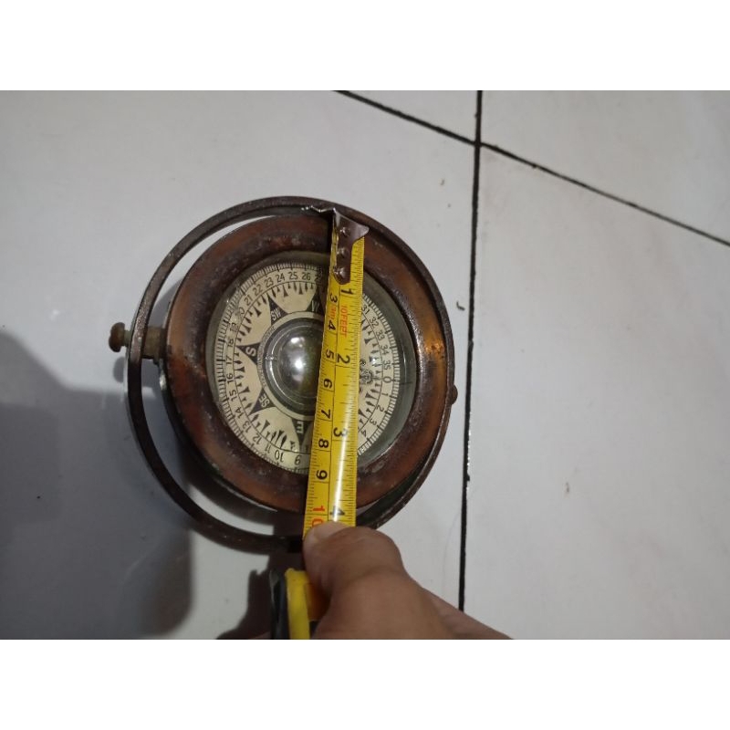 kompas kapal kuningan