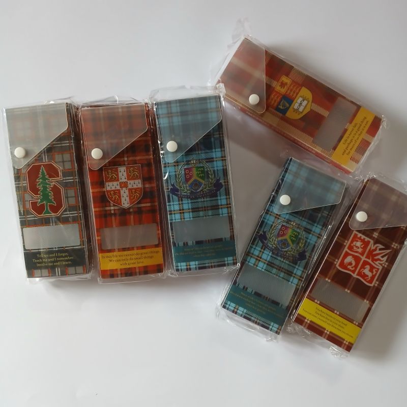 

TEMPAT PENCIL (DISKRIP) MIKA MOTIF PERGURUAN TINGGI.