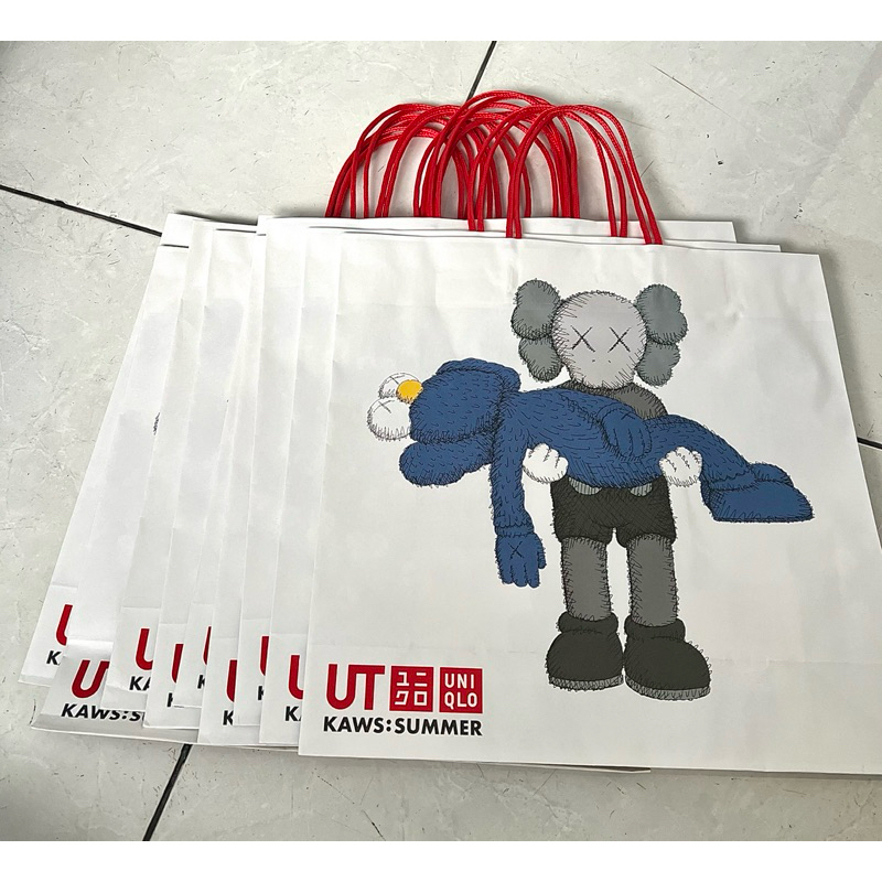 

Uniqlo Kaws paperbag