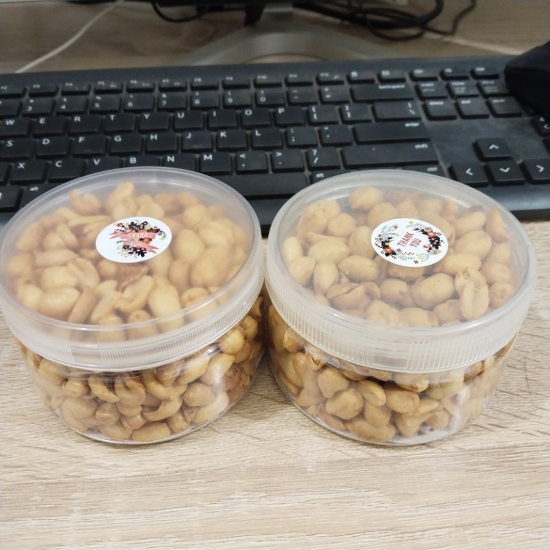 

Kacang Goreng Bawang Kacang Kering Gurih Kemasan 2 Toples isi 230gram @ 510gram