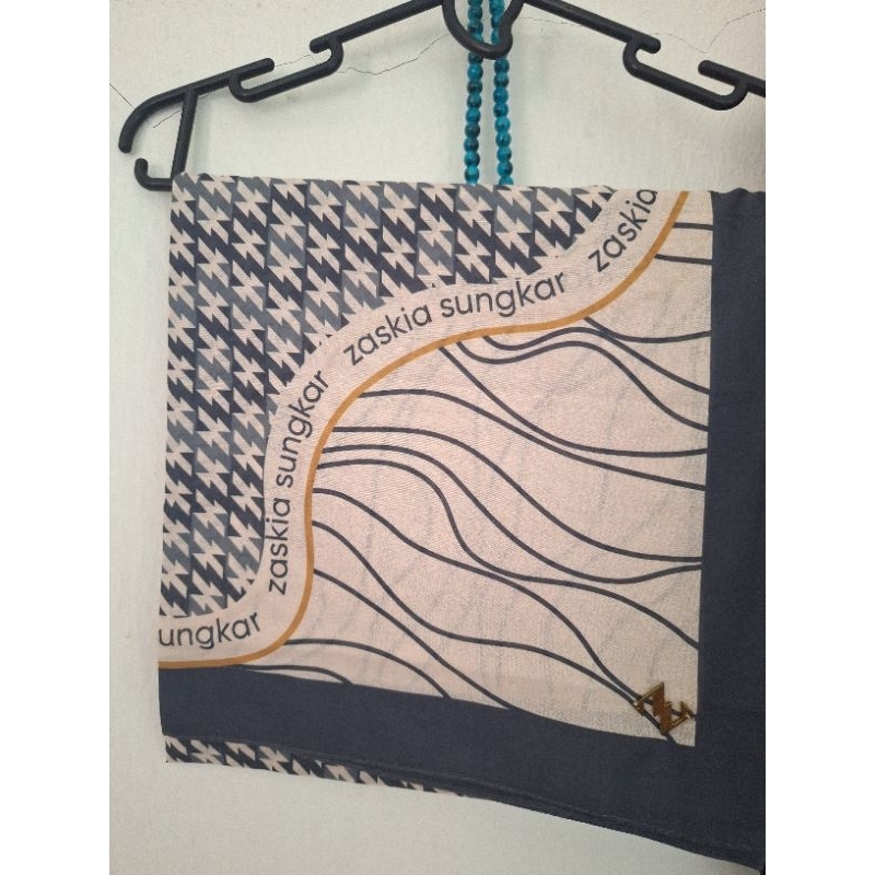 ZASKIA SUNGKAR  SCARF PRELOVED