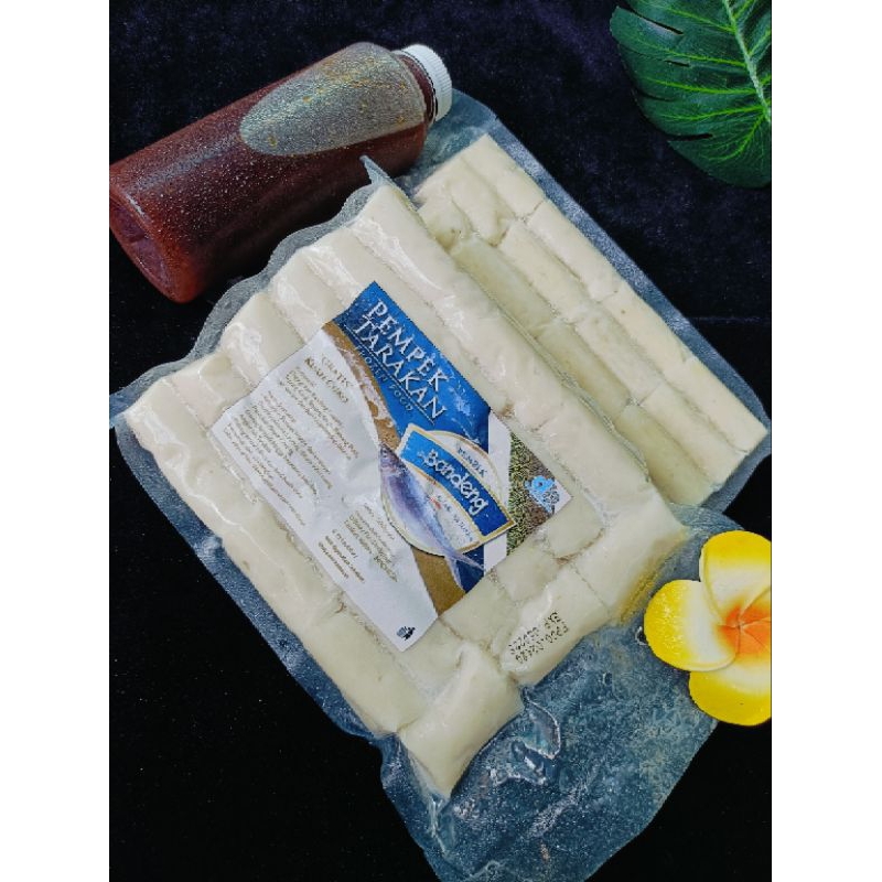 

PEMPEK BANDENG FROZEN + KUAH CUKO • DBALOY
