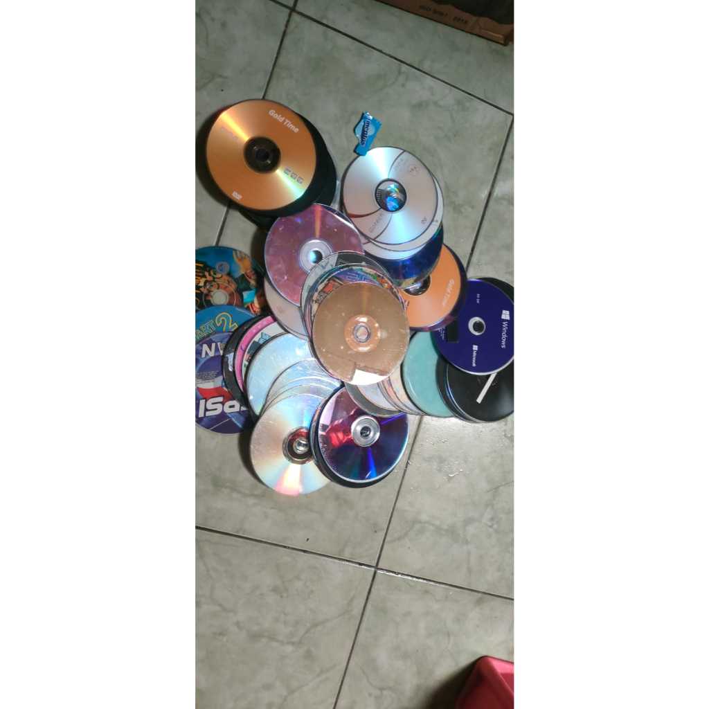 kaset  VCD/CD/DVD  bekas Campur untuk kerajinan tangan