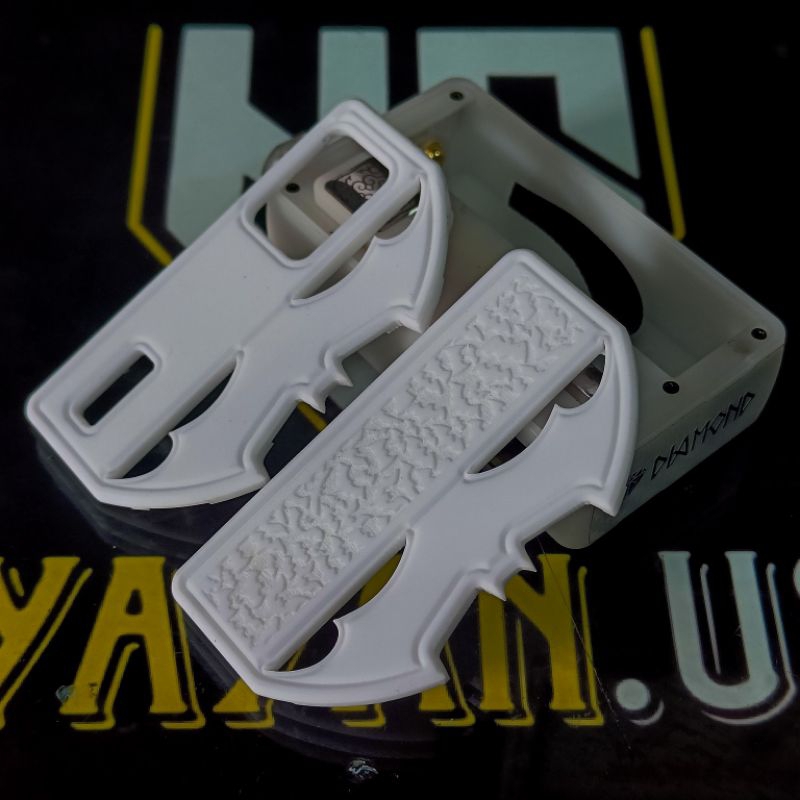 

White Matte Acrylic Motif BatDot Panel V2 Ice Berg Nero Acrylic White Matte Motif Batman