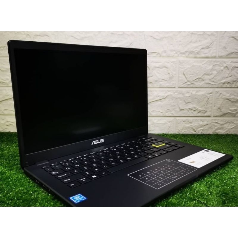 Laptop Asus Vivobook E410MA