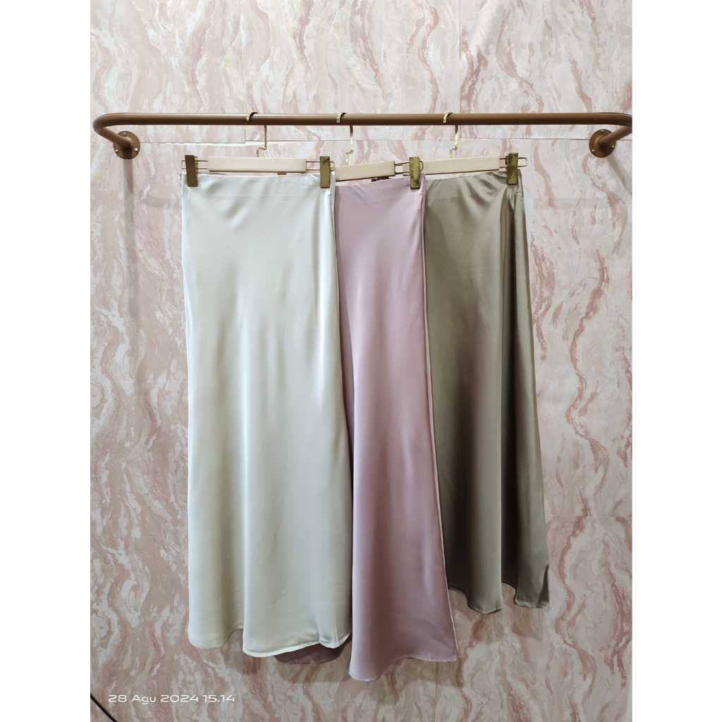 Rok Satin Silk / Rok Wanita Panjang Bahan Satin Silk
