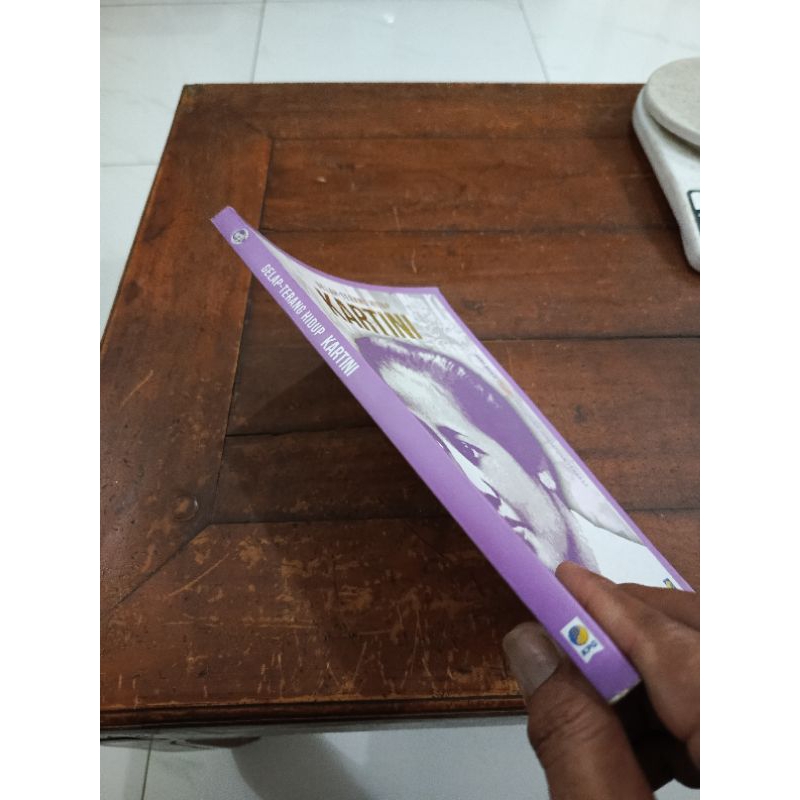 GELAP-TERANG HIDUP KARTINI- SERI BUKU TEMPO-G1