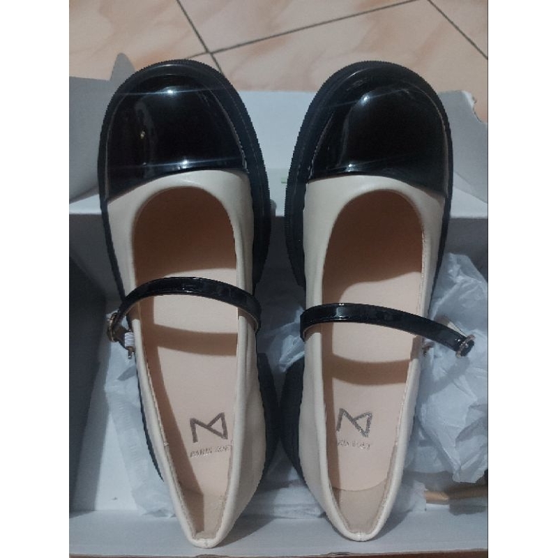 Sepatu Paris Zoey