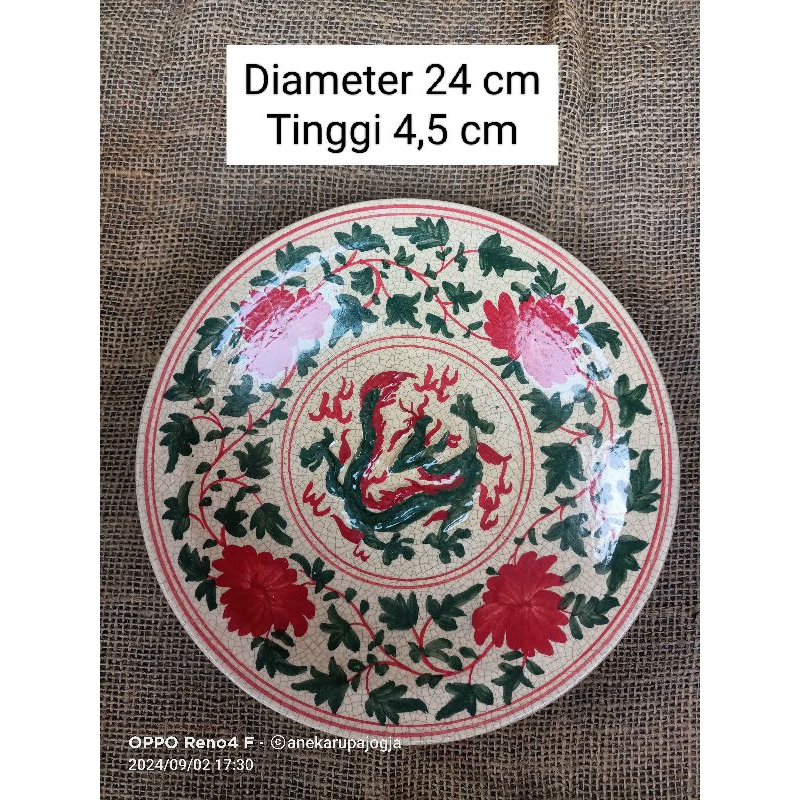 Piring keramik lukis gambar naga timbul di buat seperti antik kuno, untuk dekorasi hiasan dinding, s