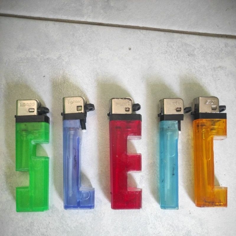 korek unik bentuk huruf