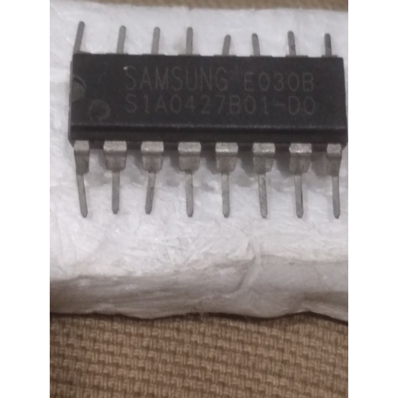 IC SIA0437B AM/FM Radio