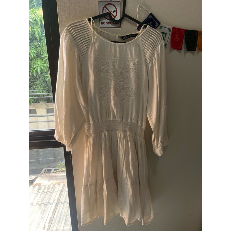 Zara Women Embroidery Beige Dress Size XS