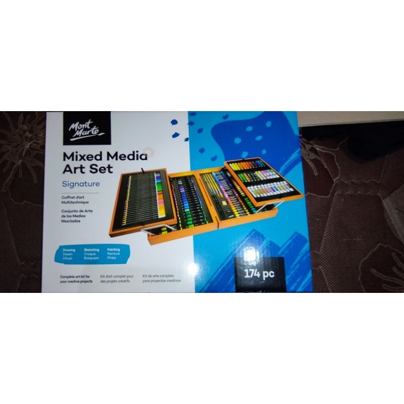 

MONT MARTE Mixed Media Art Set Signature