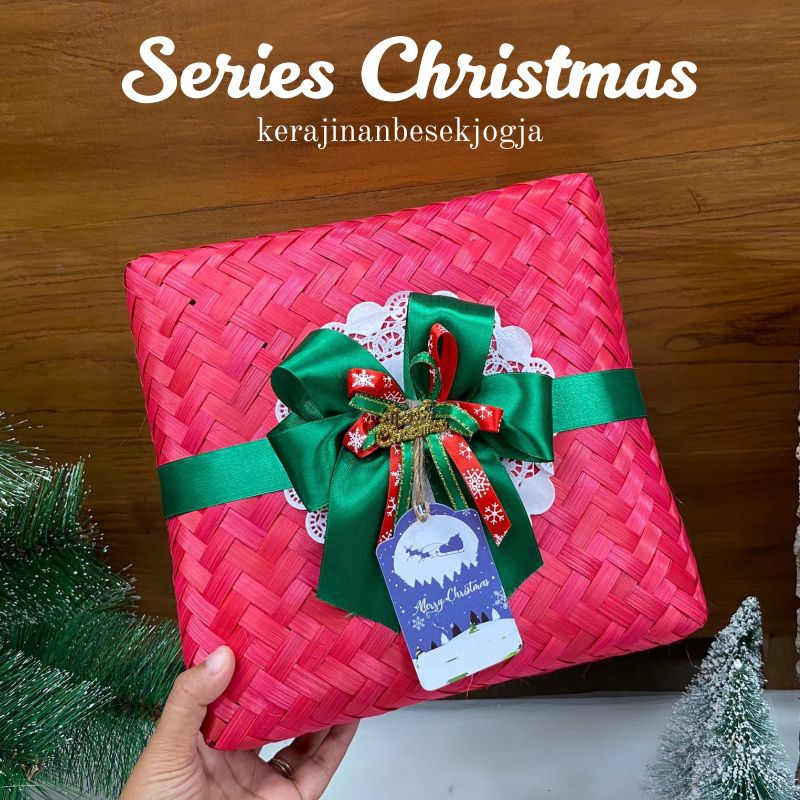 

SERIES NATAL | BESEK WARNA PITA FREE HANG TAG| besek warna besek anyam bambu besek warna besek unik besek jogja