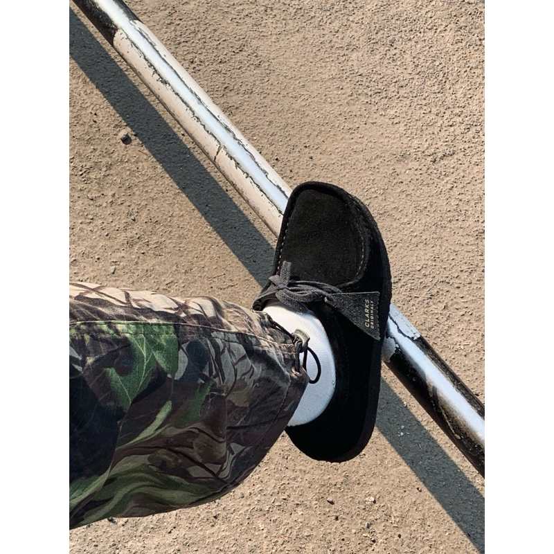 CLARKS WALABE BLACK SUEDE