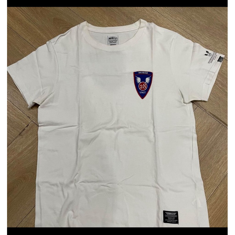 kaos neighborhood x izzue size M