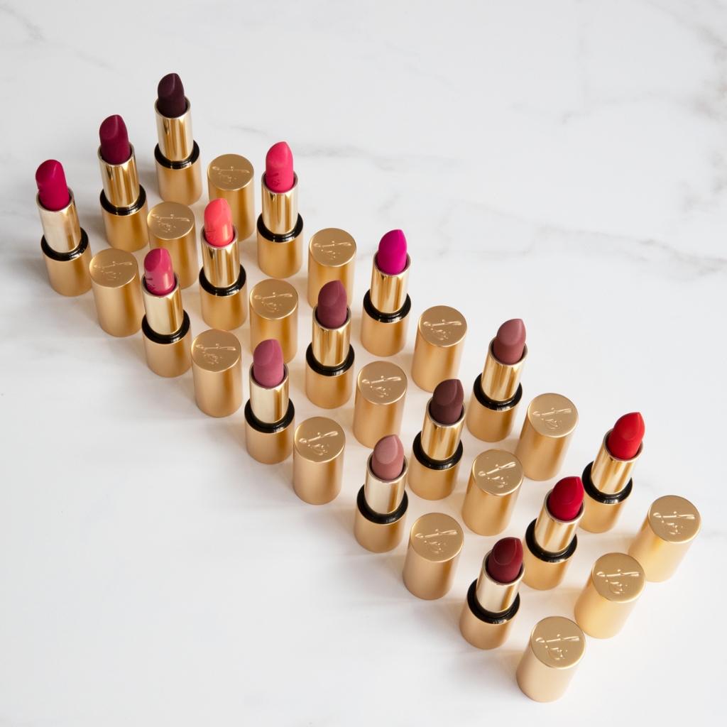 Lisa Eldridge Lipstick Velvet Luxuriously Lucent Insanely Saturated Velveteen Liquid Lip Baume Embra
