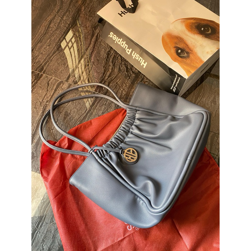 preloved hush puppies yoke tote / air jordan 1 low