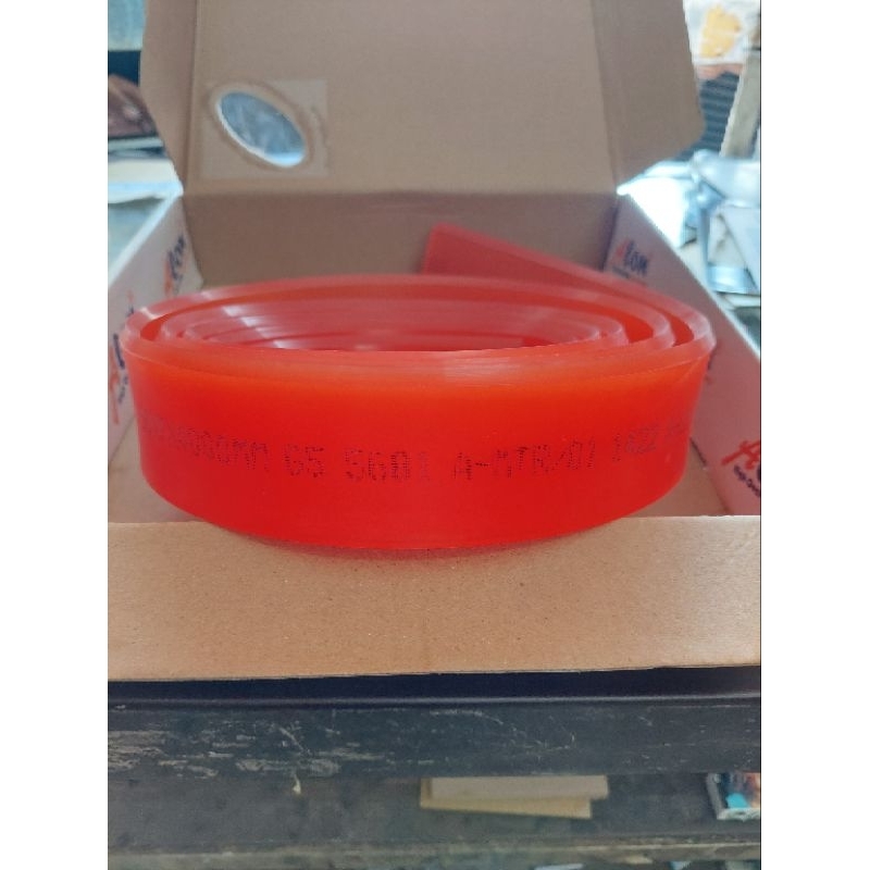 

karet rakel untuk GL water based merah lancip 1roll