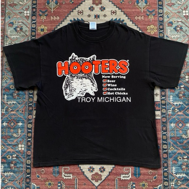Vintage Hooters Troy Michigan