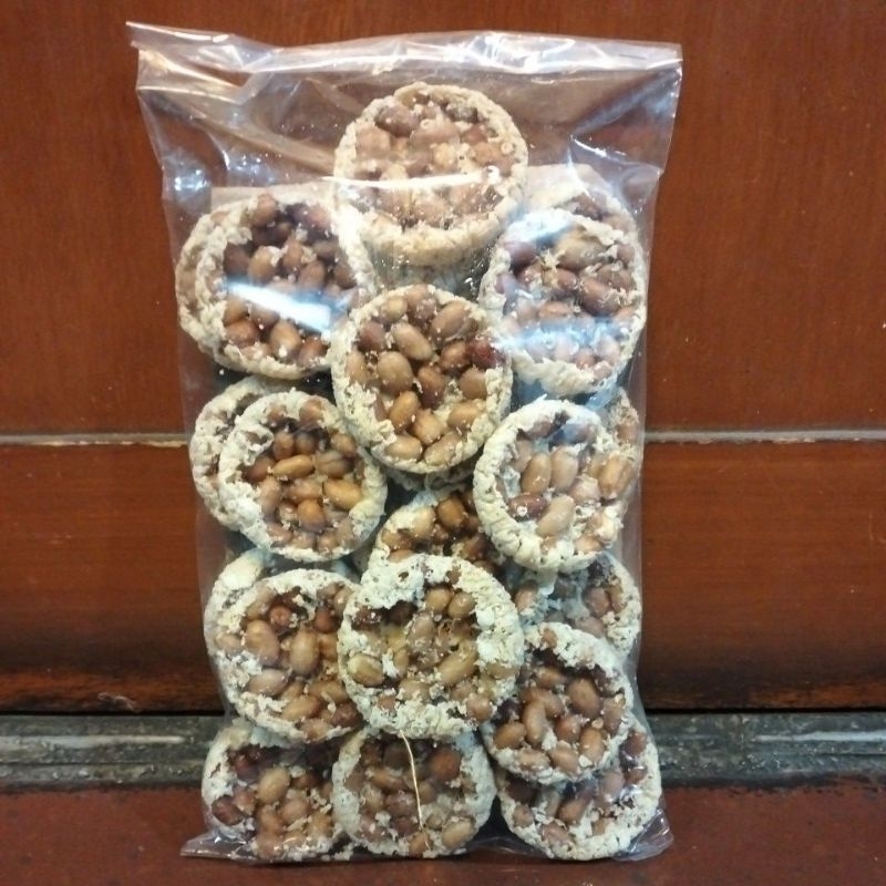 

peyek kacang full kacang