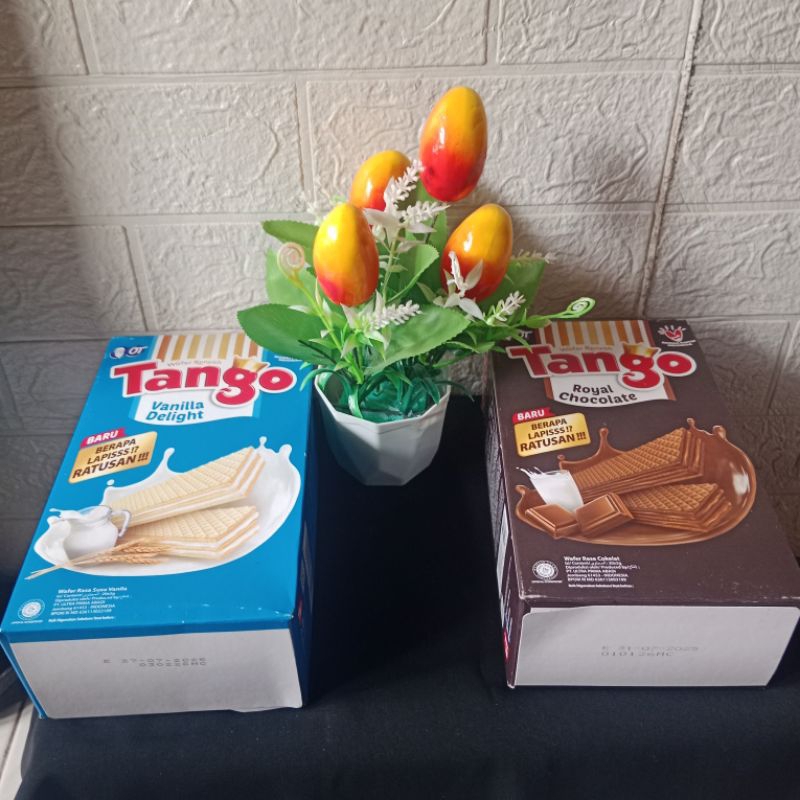 

Wafer Tango Box isi 20 Pc Chocolate atau Vanilla