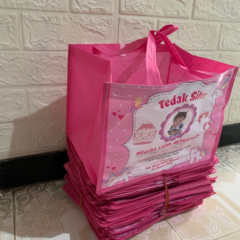 

TAS BENTO MUAT KARDUS
