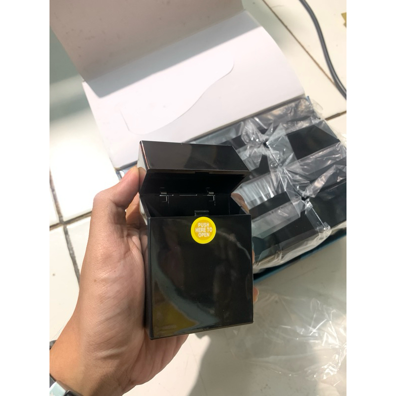 Kotak Bungkus Rokok Hitam Polos