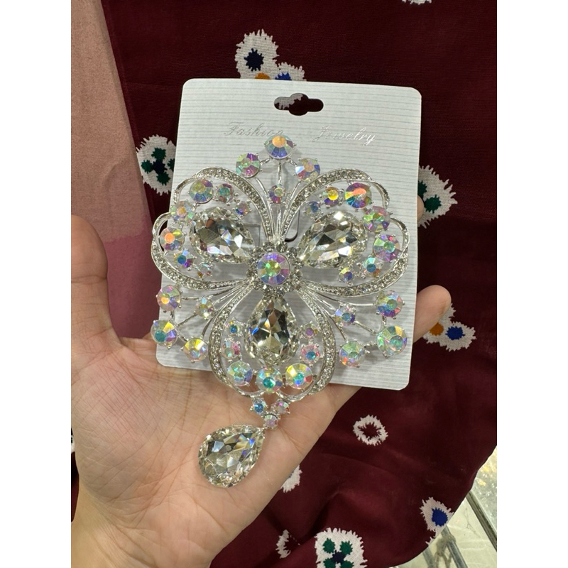 Bros hiasan dada dibaju pengantin