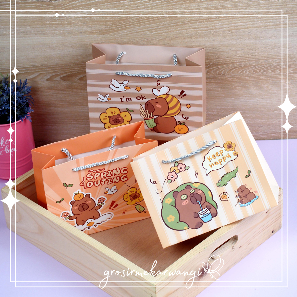 

Paper Bag Capy Bara Motif Campur Tas Souvenir Capybara Bingkisan Hadiah Kantong Tenteng Goodie Bag Lucu