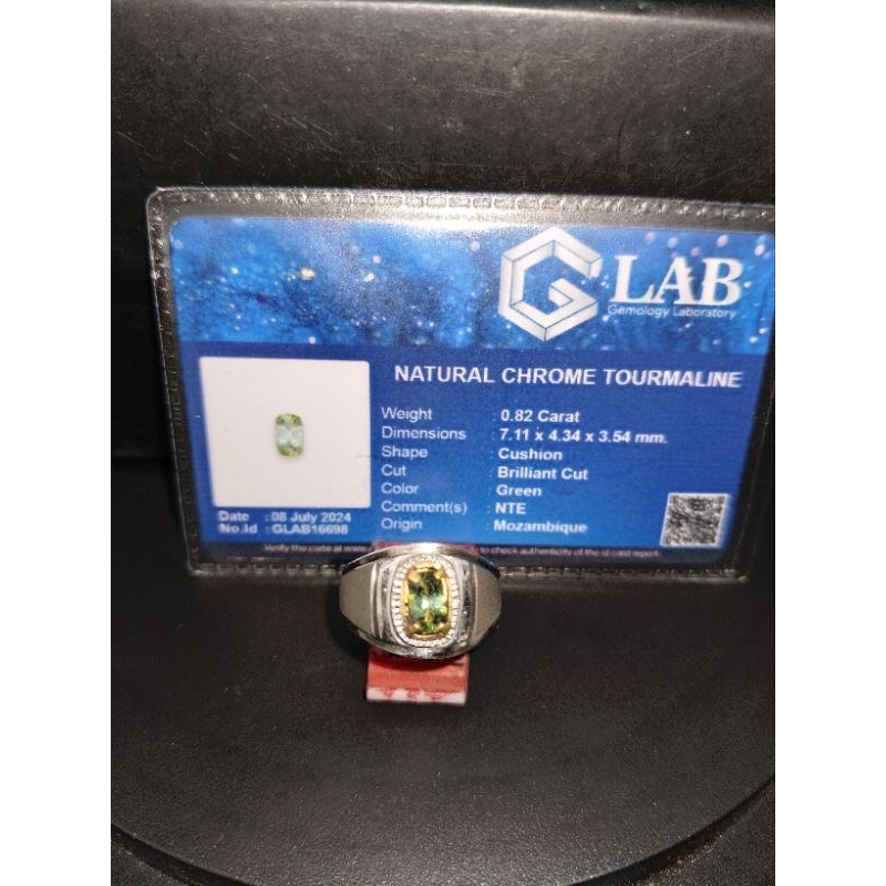 Batu permata chrome Tourmaline