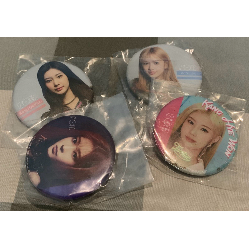 OFFICIAL IZ*ONE Pin Badge Buenos Aires & Twelve Ive