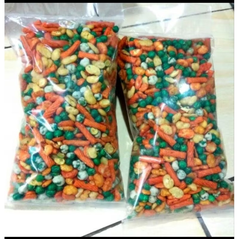 

KACANG DISKO ATAU KACANG MIX DENGAN BERBAGAI RASA PEDAS MANIS GURIH ASIN JADI SATU