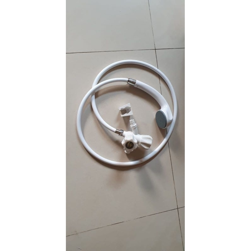 hand shower paket/plus kran shower cabang pluto putih