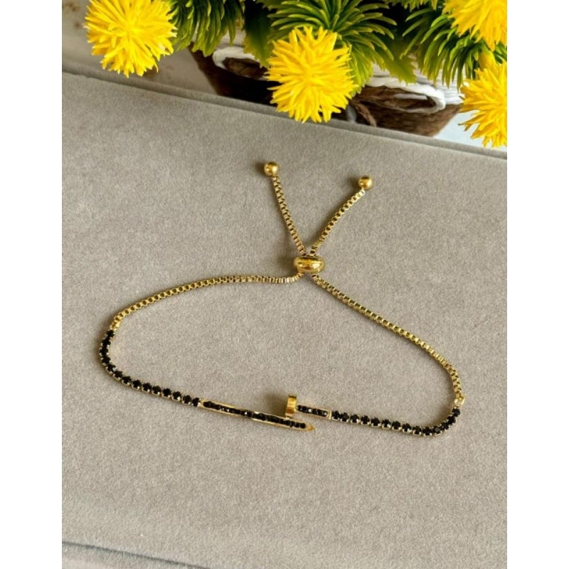 Gelang serut titanium paku permata hitam