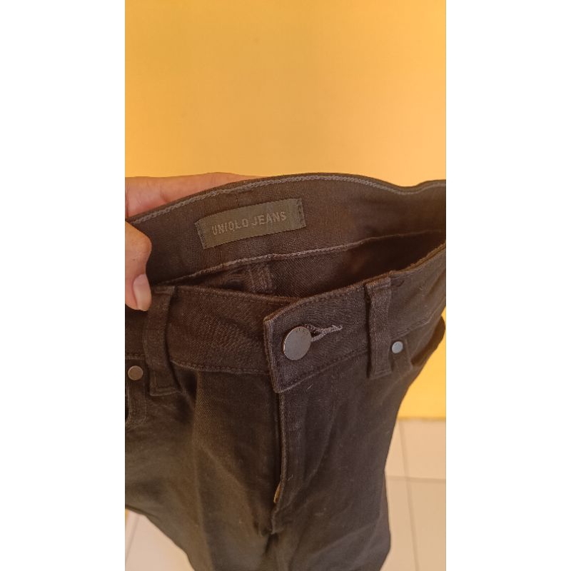 celana UNIQLO second hitam
