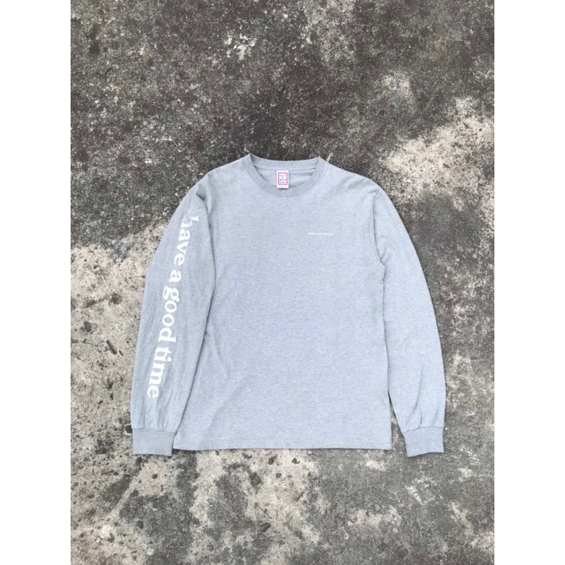 Longsleeve hagt spellout