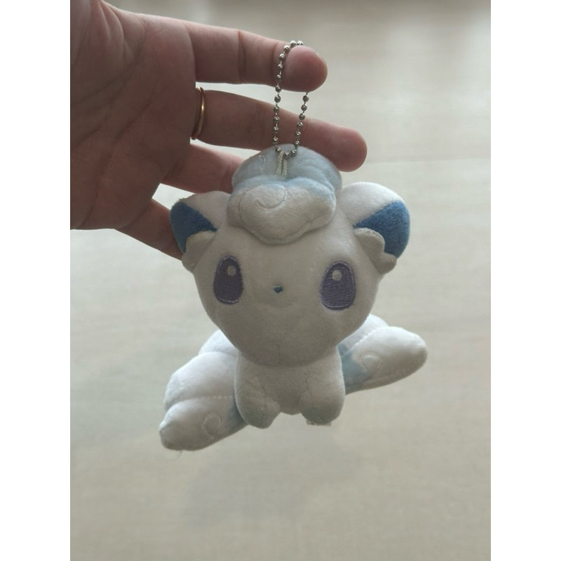 boneka vulpix alona pokemon center