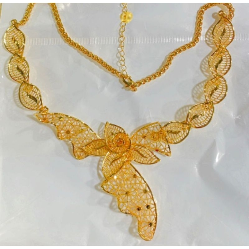 Kalung pendek fashion gold