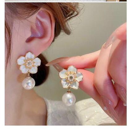 Anting Giwang accesories pesta bunga mutiara bahan titanium