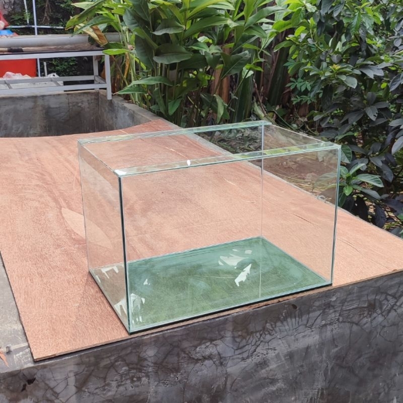 aquarium 60x40x40 dasar 8mm keliling 5mm