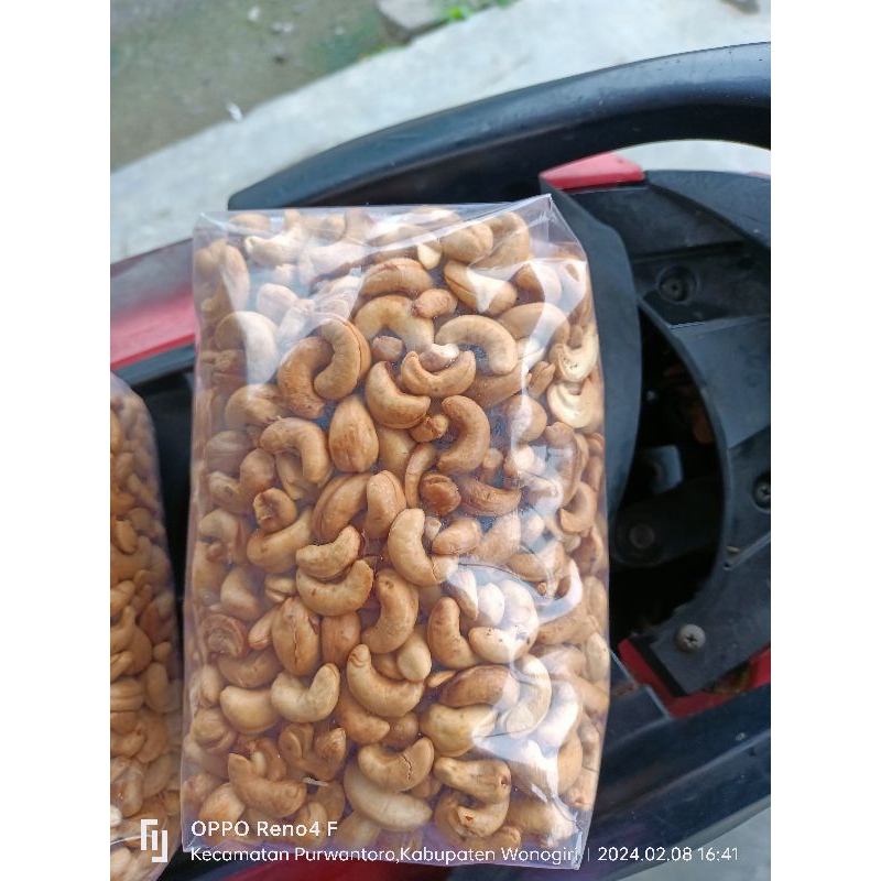 

kacang mede