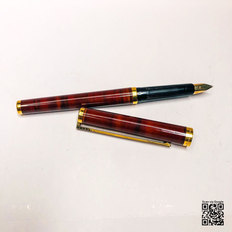 

Dupont Fountain Pen NIB 18K Gold Laquer De Chine