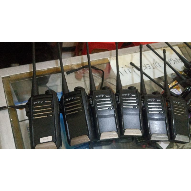 radio ht hyt tc-518 UHF 350mhz second